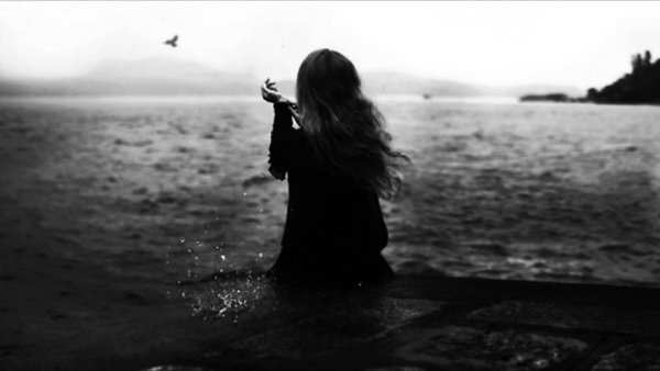 Девушка море грусть