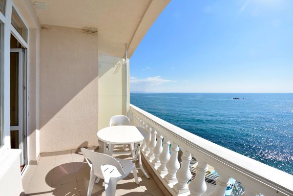 Гостиница Утес Алушта