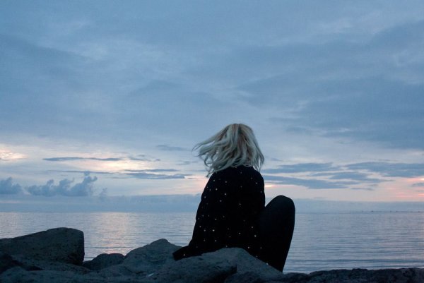 Девушка на закате