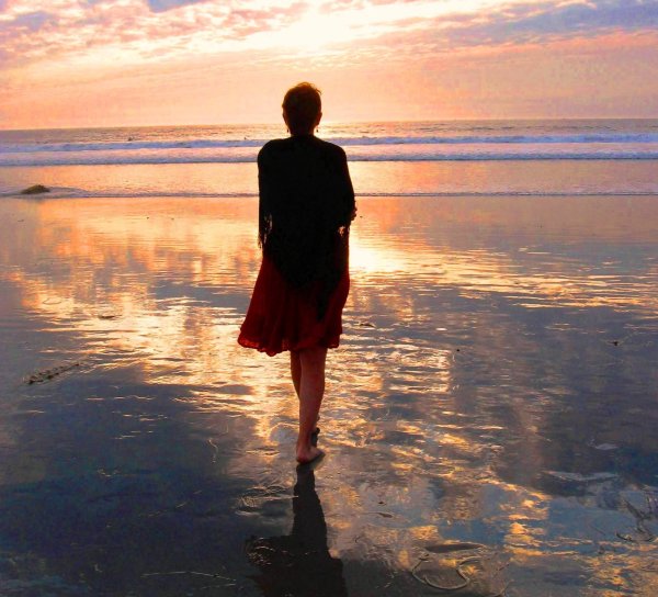 Одинокая девушка