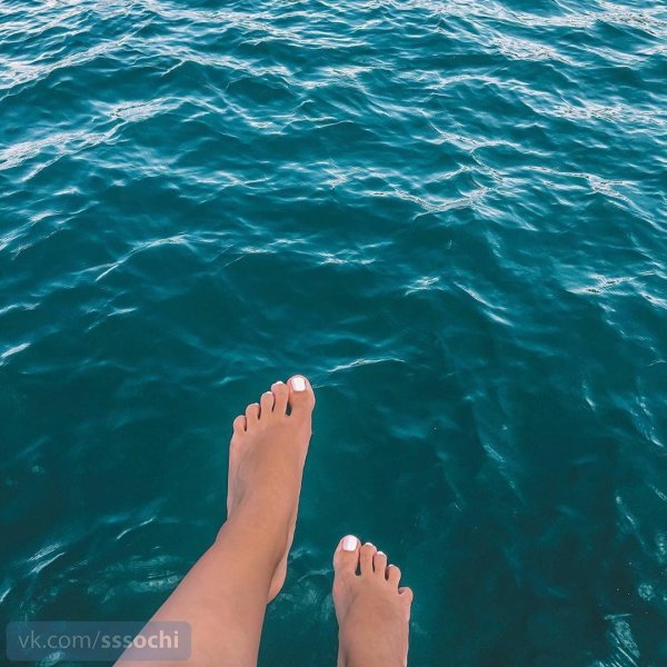 До моря осталось