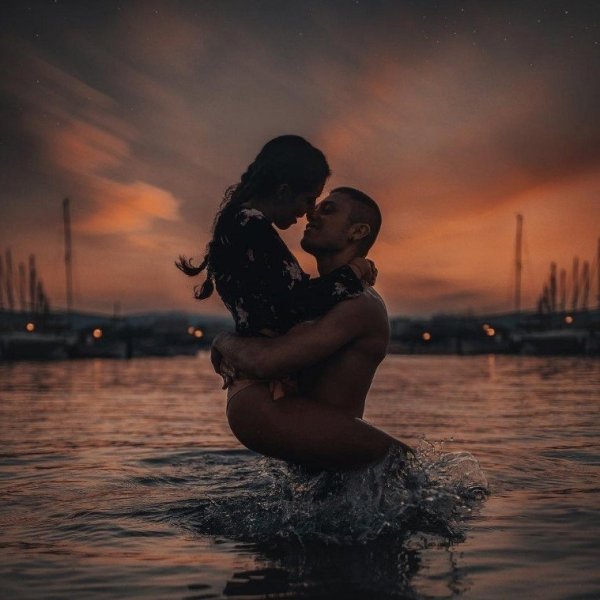 Страстные влюбленные пары