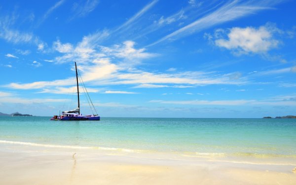 Море парусник пляж