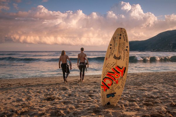 Серфинг в Санта Круз Португалия