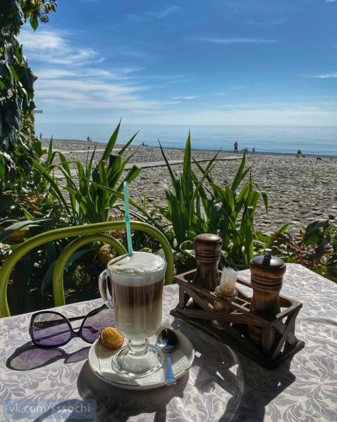 Кофе и море