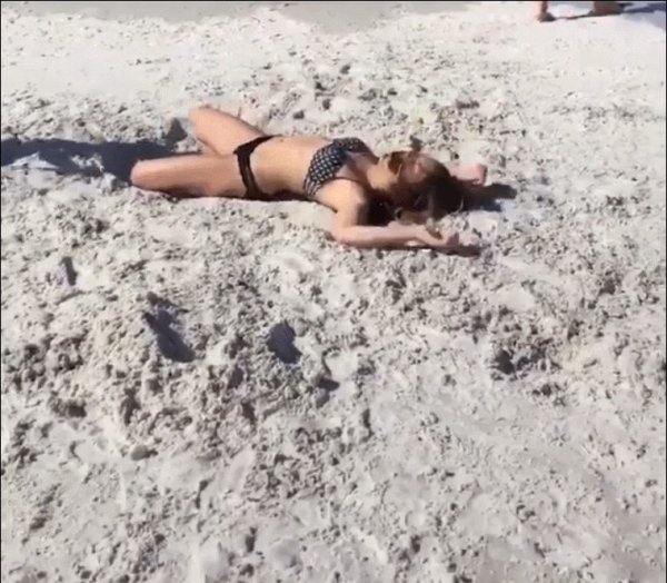 3 Девушки на море