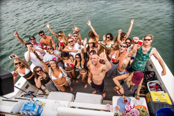 Люди на пляже