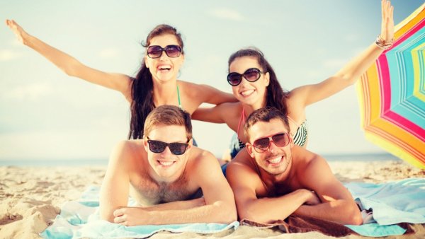 Люди на пляже