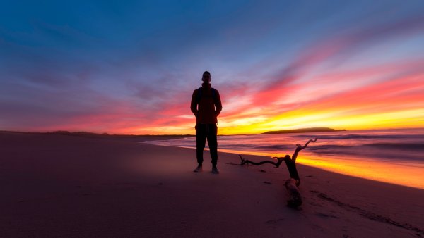 Красивые закаты на море с людьми