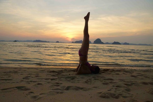 Йога на море