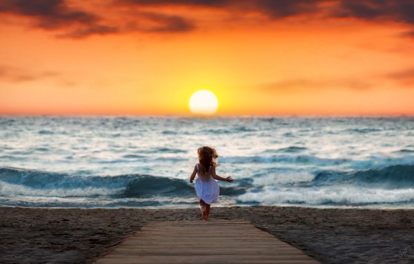 Мультяшные девочки на море