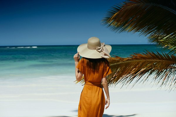 Девушка на пляже