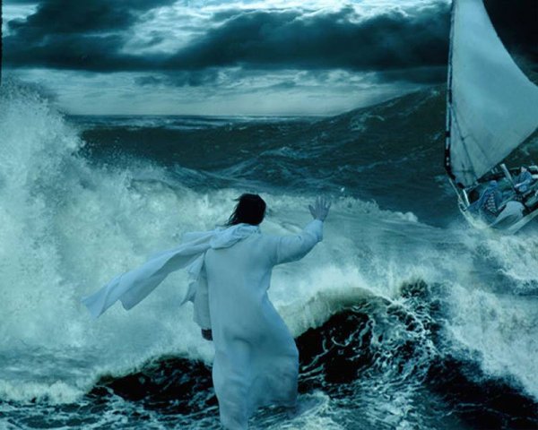 Иисус по воде