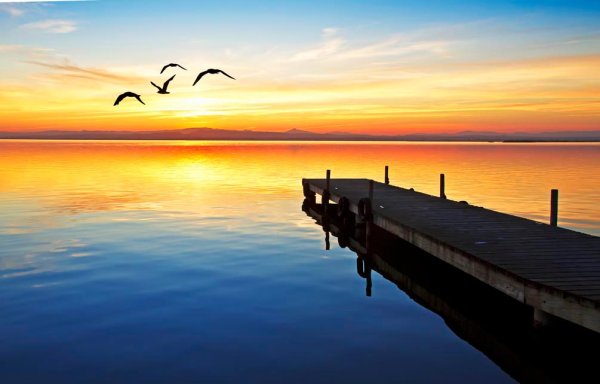 Мостик в море