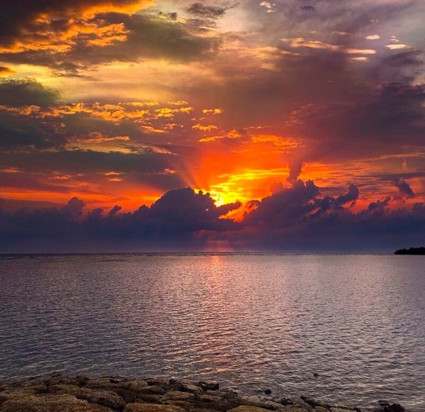 Рассвет на море