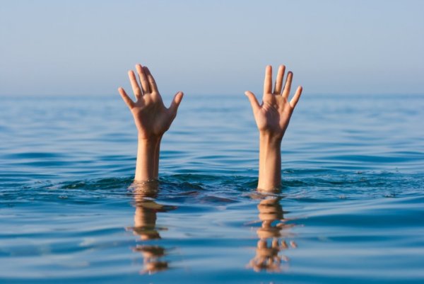 Тонущий человек Эстетика