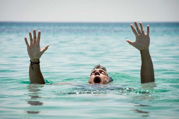 Утопиться в море