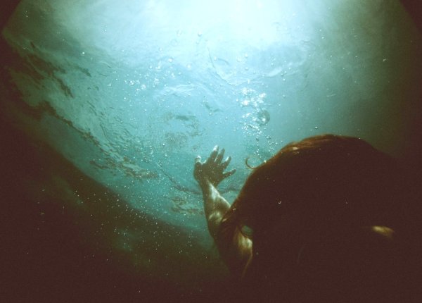 В Средиземном море затонула лодка с мигрантами