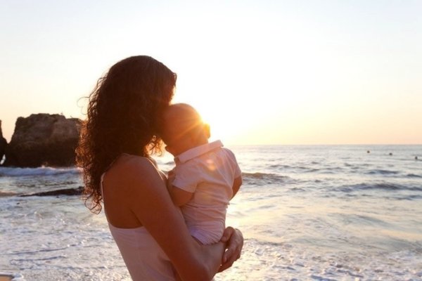 Девочка и море