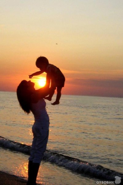 Мамочки с малышами на море