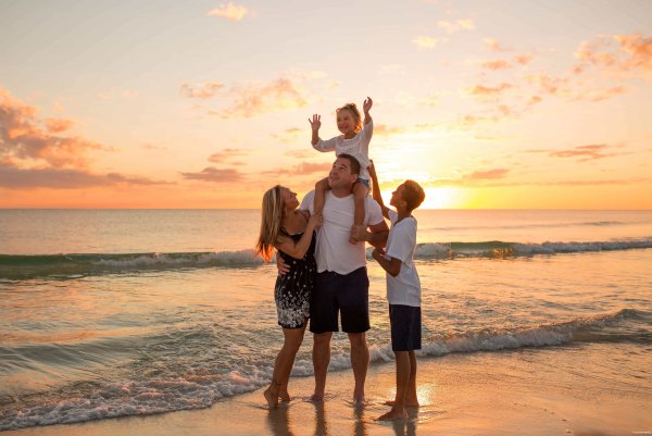 Дети на море