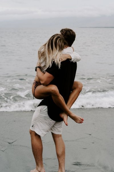 Влюбленные на море