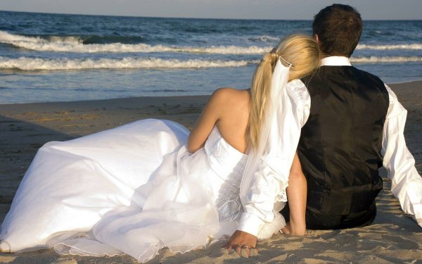 Красивые голые пары на пляже