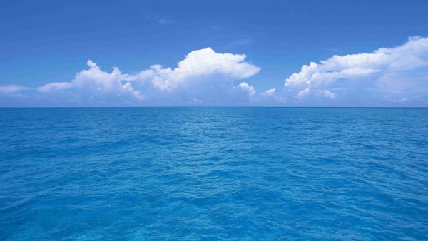 Красивое голубое море