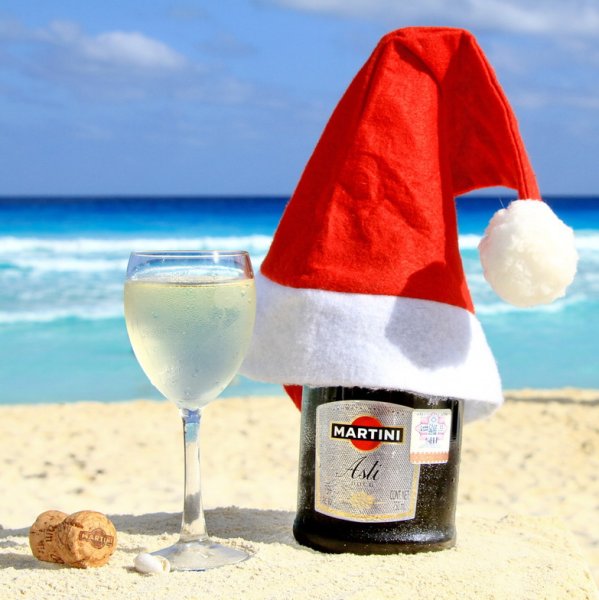 Новогодняя елка на пляже