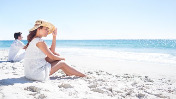 Девушки на природе и на море