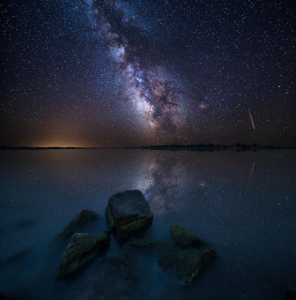 Звездное небо в воде