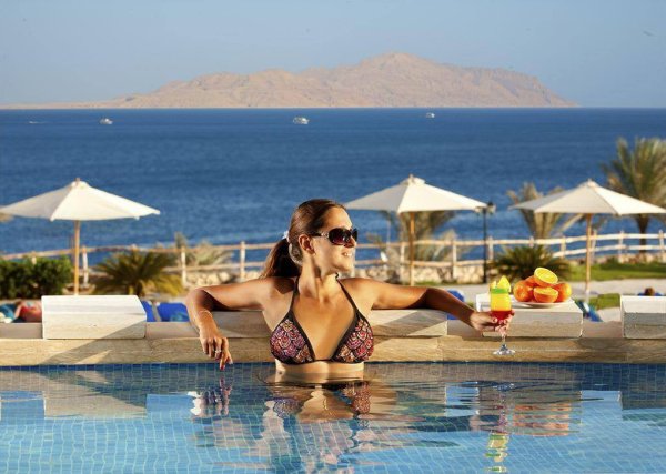 Лето бассейн