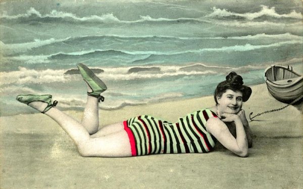 Старинные полосатые купальники