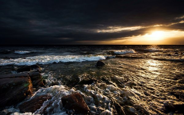 Ночь в море