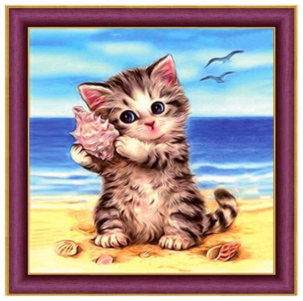 Кот лежит на солнце