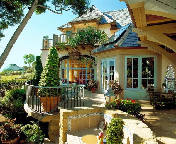 Домик в саду