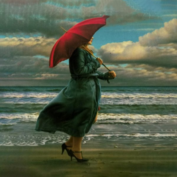 Девушка с зонтиком со спины