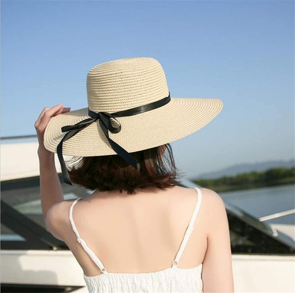 Девушка в шляпе