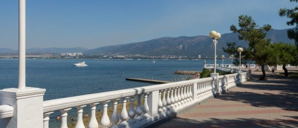 Набережная Геленджика сверху