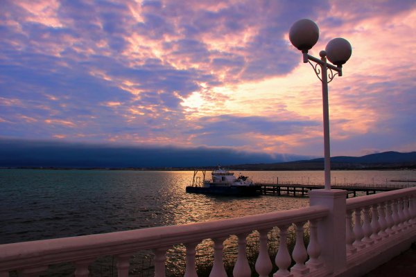 Геленджик море набережная