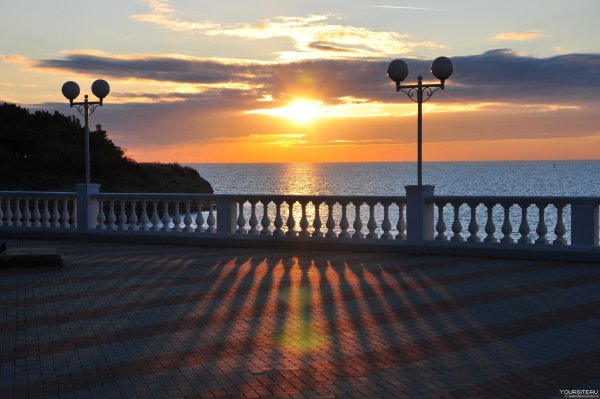 Геленджик набережная вечером