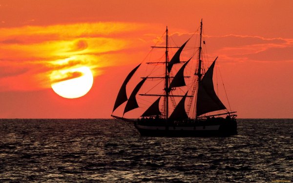 Фрегат на закате