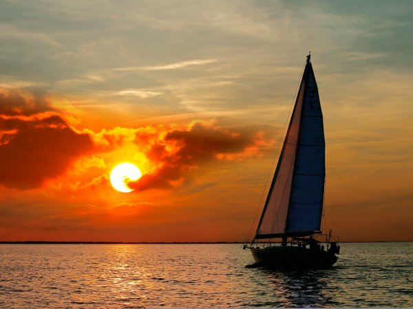 Море закат корабль