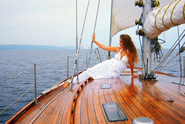 Прогулка на парусной яхте