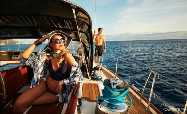 Петра Немкова в купальнике