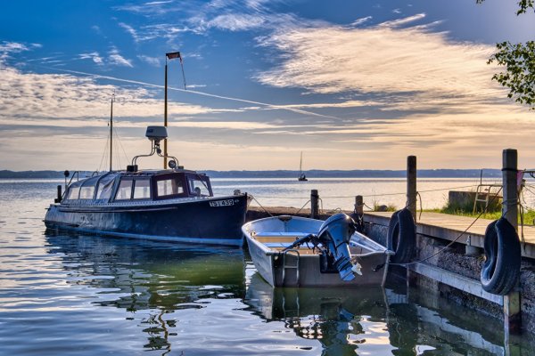 Пристань для катера