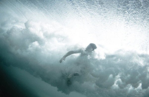 Тонущий человек