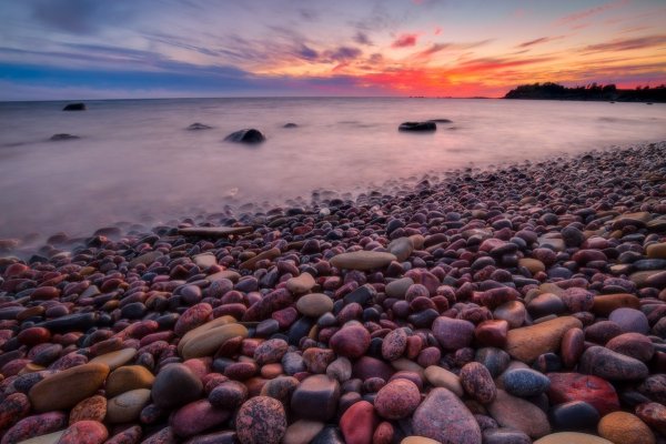 Галька на берегу моря