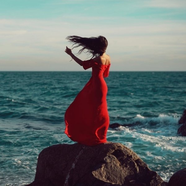 Девушка и океан