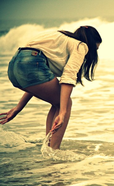 Аниме девушка со спины